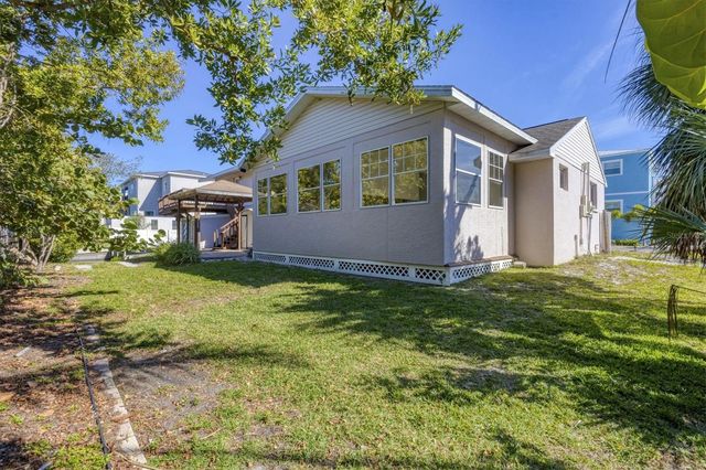 651 JUNGLE QUEEN WAY, Longboat Key, FL 34228