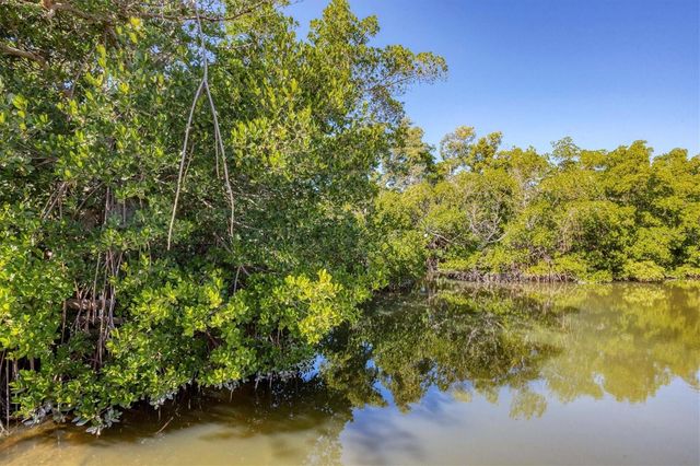 651 JUNGLE QUEEN WAY, Longboat Key, FL 34228
