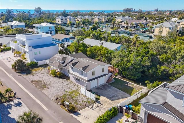 651 JUNGLE QUEEN WAY, Longboat Key, FL 34228