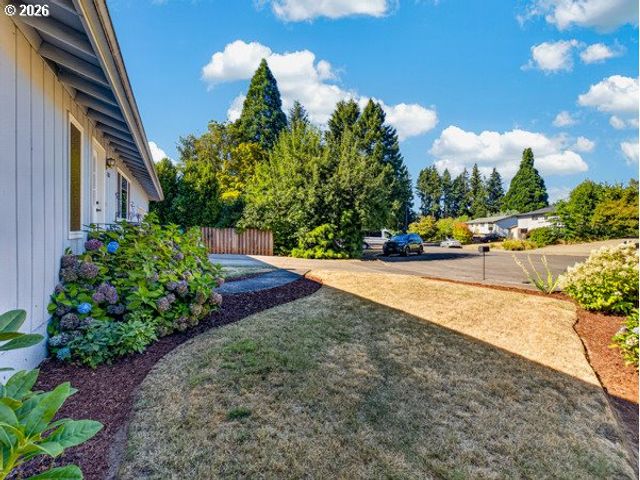 1307 SHERRI Ct, West Linn, OR 97068