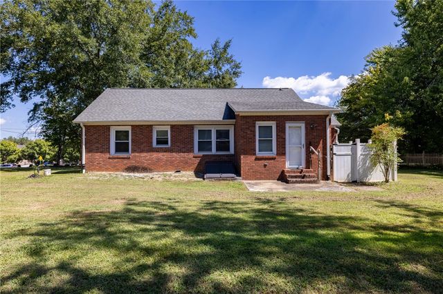 609 Issaqueena Trail, Central, SC 29630