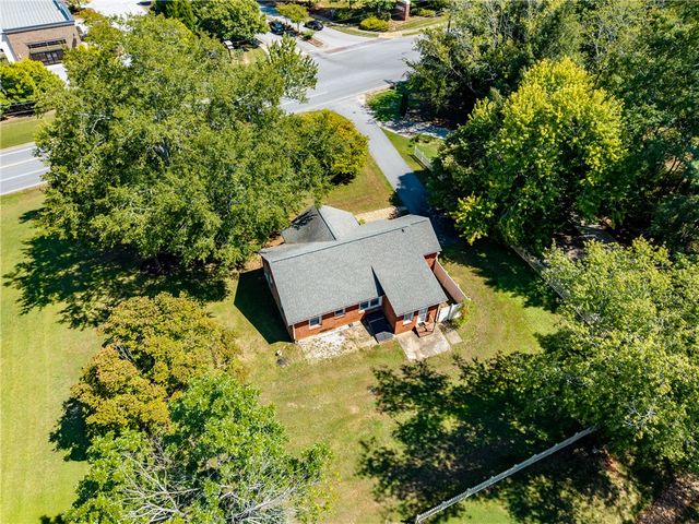 609 Issaqueena Trail, Central, SC 29630