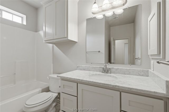 300 Forest Drive, College Station, TX 77840