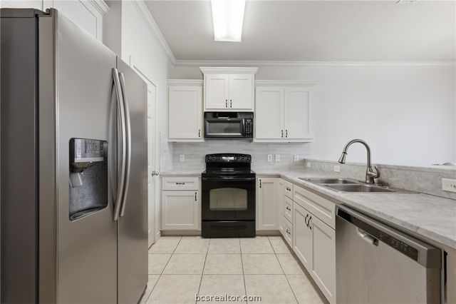 300 Forest Drive, College Station, TX 77840