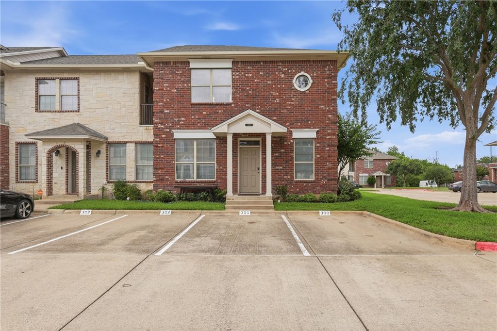 300 Forest Drive, College Station, TX 77840