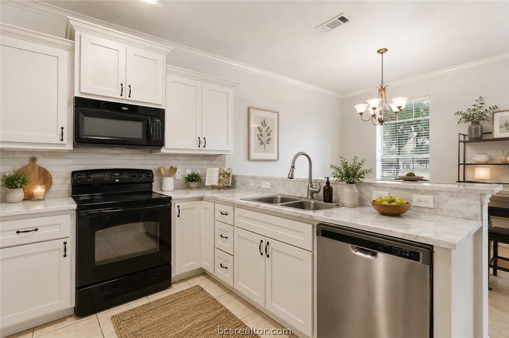 300 Forest Drive, College Station, TX 77840 — photo 2