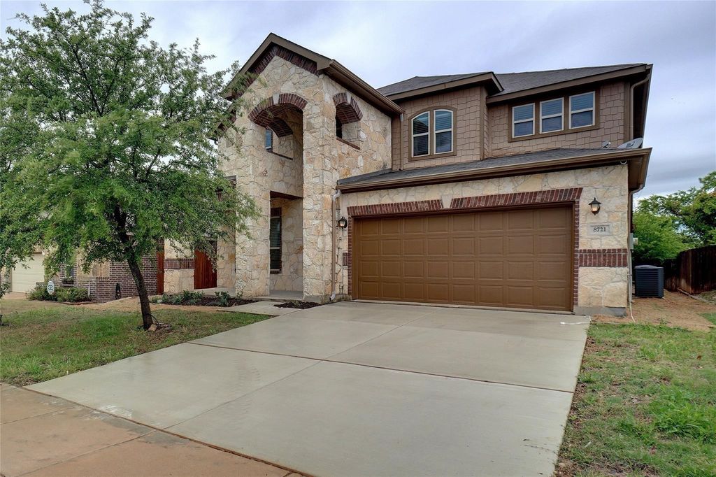 8721 Maple Ridge Road A, Fort Worth, TX 76244