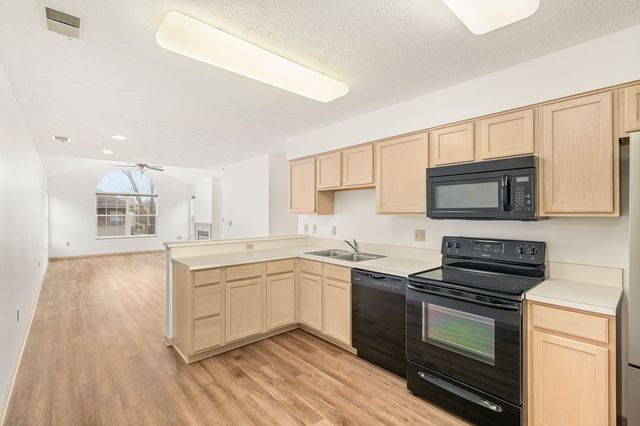 210 Whippoorwill Ln, Mansfield, OH 44906