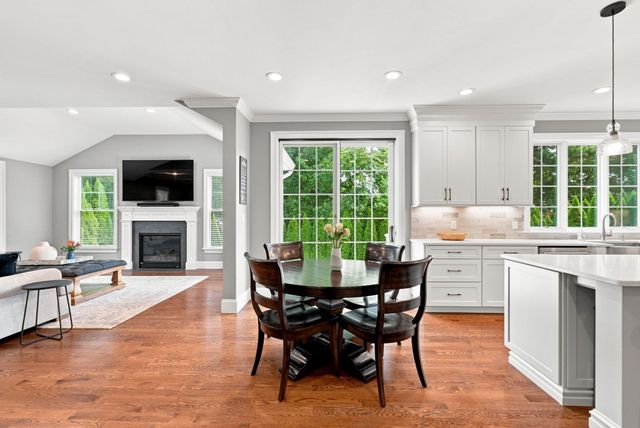 55 Rockwood Ln, Needham, MA 02492