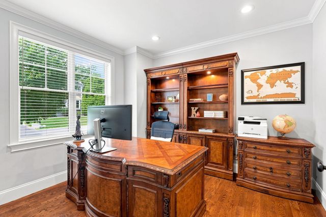 55 Rockwood Ln, Needham, MA 02492