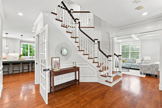55 Rockwood Ln, Needham, MA 02492