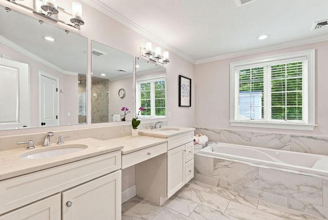 55 Rockwood Ln, Needham, MA 02492