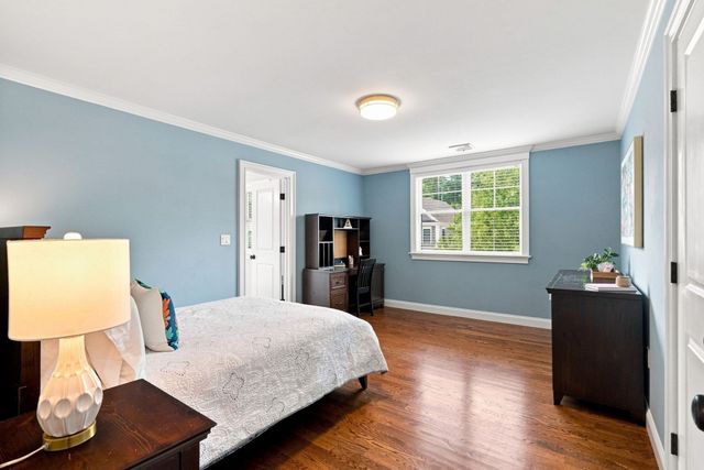 55 Rockwood Ln, Needham, MA 02492