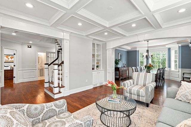 55 Rockwood Ln, Needham, MA 02492