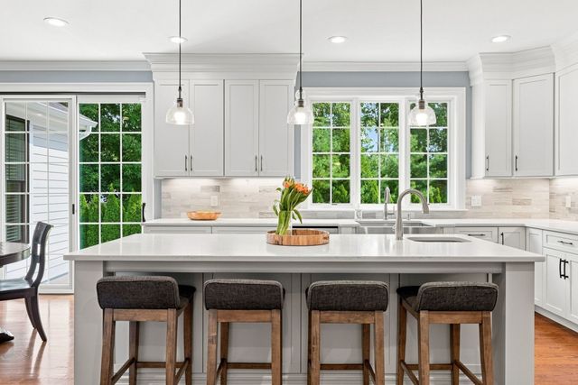 55 Rockwood Ln, Needham, MA 02492