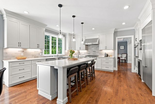 55 Rockwood Ln, Needham, MA 02492