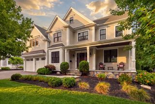 55 Rockwood Ln, Needham, MA 02492