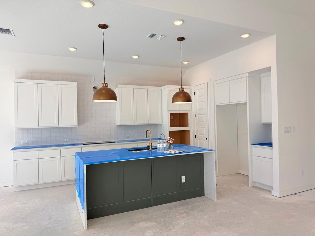 10725 Worth Lane, Manor, TX 78653