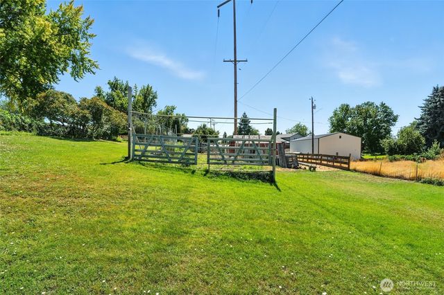 960 Brickner Rd, College Place, WA 99324