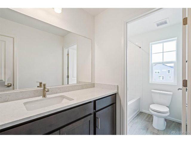 1111 Mourning Dove Ave, Erie, CO 80516