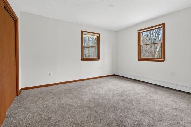 414 Fremont Rd, Chester, NH 03036