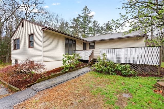 414 Fremont Rd, Chester, NH 03036