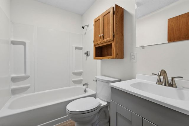 414 Fremont Rd, Chester, NH 03036