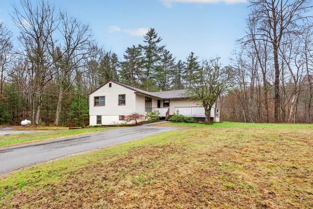 414 Fremont Rd, Chester, NH 03036