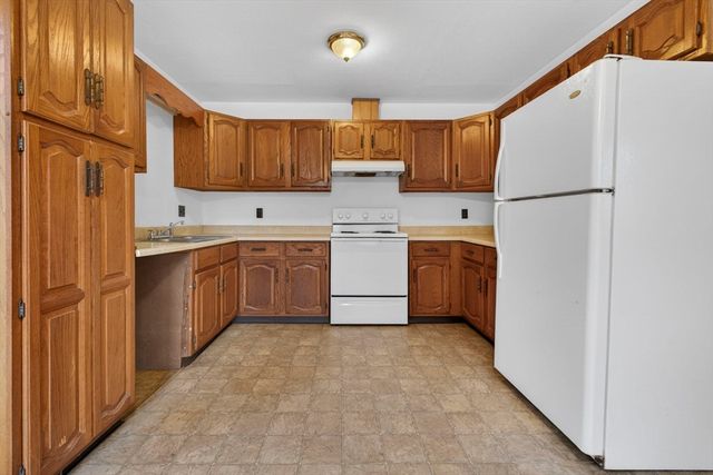 414 Fremont Rd, Chester, NH 03036