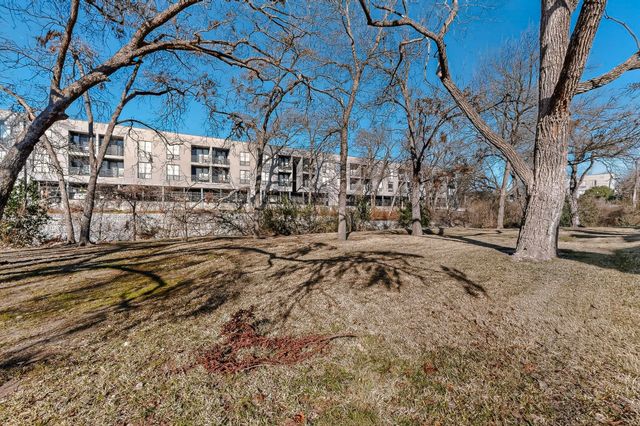 9222 Church Road 112, Dallas, TX 75231