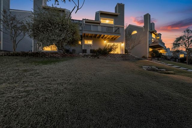 9222 Church Road 112, Dallas, TX 75231