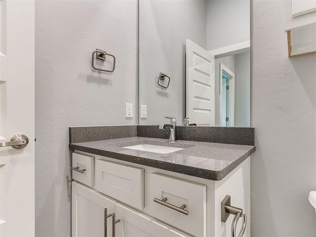 521 Remington Avenue, Jones, OK 73049