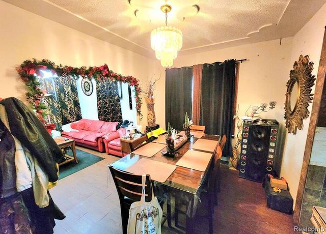 5827 Lumley Street, Detroit, MI 48210