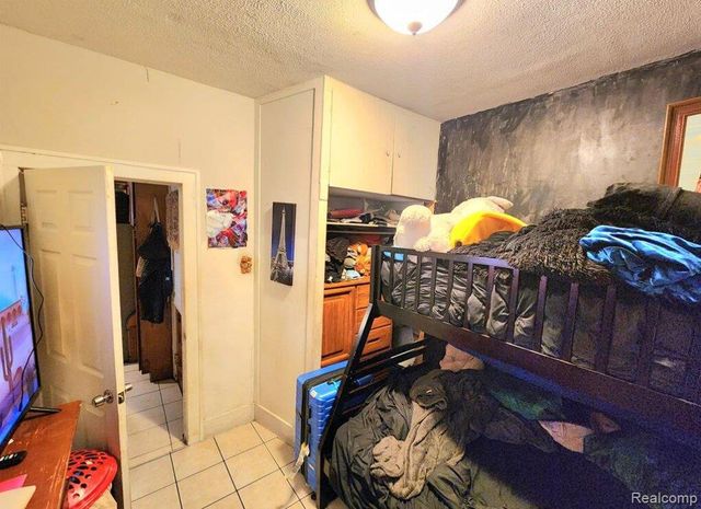 5827 Lumley Street, Detroit, MI 48210