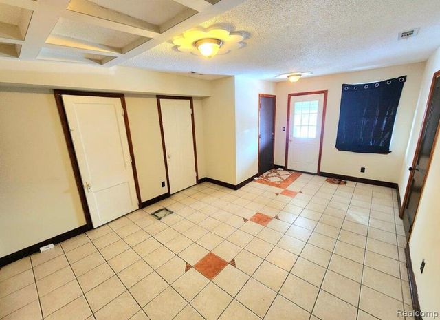 5827 Lumley Street, Detroit, MI 48210