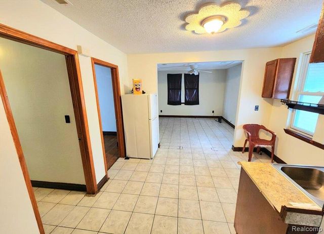 5827 Lumley Street, Detroit, MI 48210