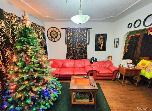 5827 Lumley Street, Detroit, MI 48210