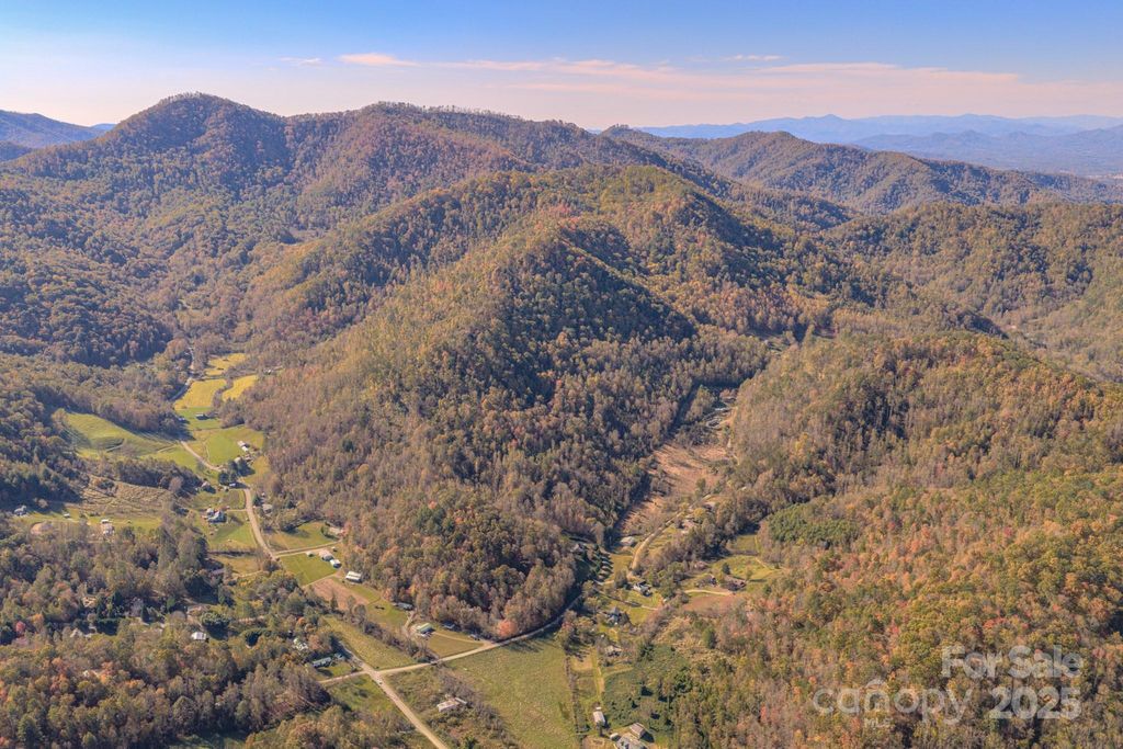 279 Morgan Branch Road, Weaverville, NC 28787