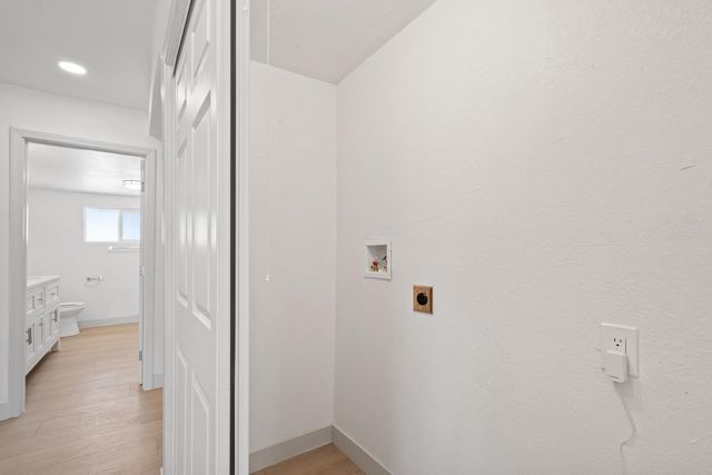 1554 W Thomas Avenue, Fresno, CA 93728