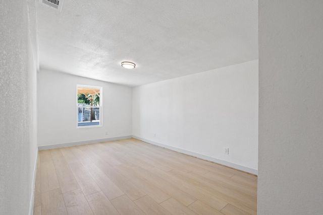 1554 W Thomas Avenue, Fresno, CA 93728