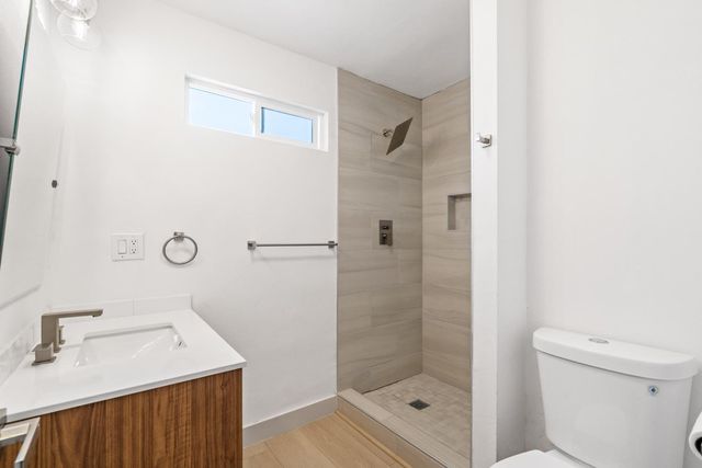 1554 W Thomas Avenue, Fresno, CA 93728