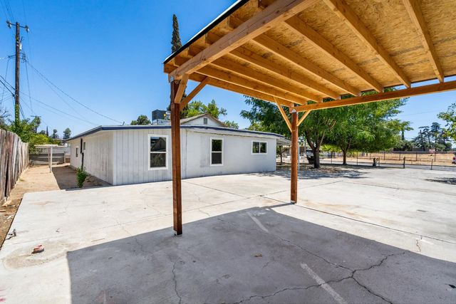 1554 W Thomas Avenue, Fresno, CA 93728