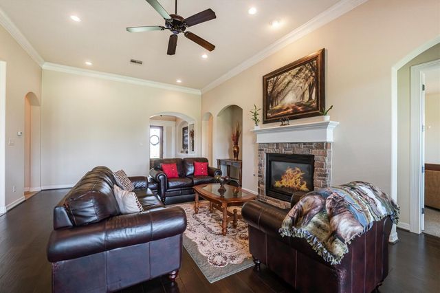 18955 Harbor Side Boulevard, Montgomery, TX 77356