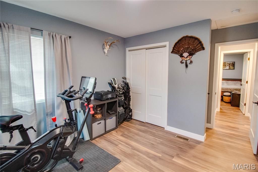 Image 17 of property listing at 317 Rohm Place, Roxana, IL 62084