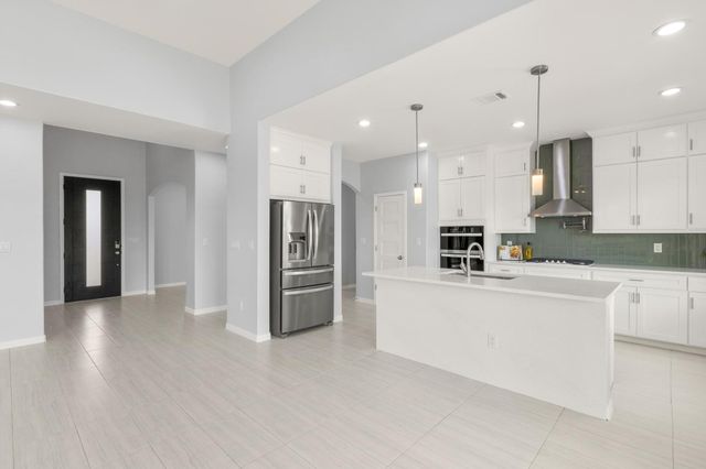 1136 Country Road 484 RD, Elgin, TX 78621