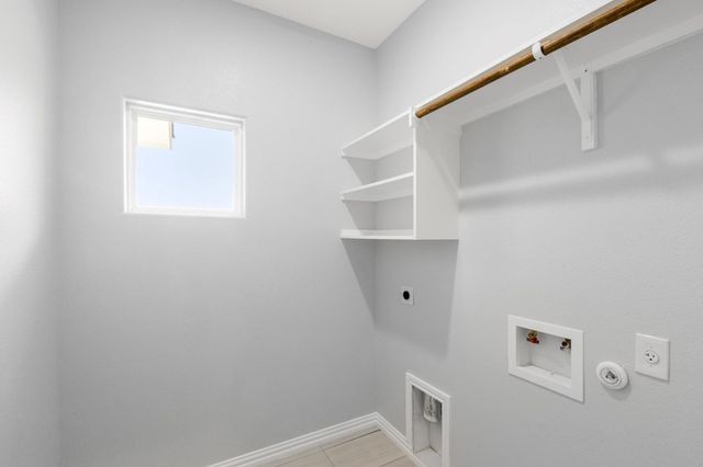 1136 Country Road 484 RD, Elgin, TX 78621