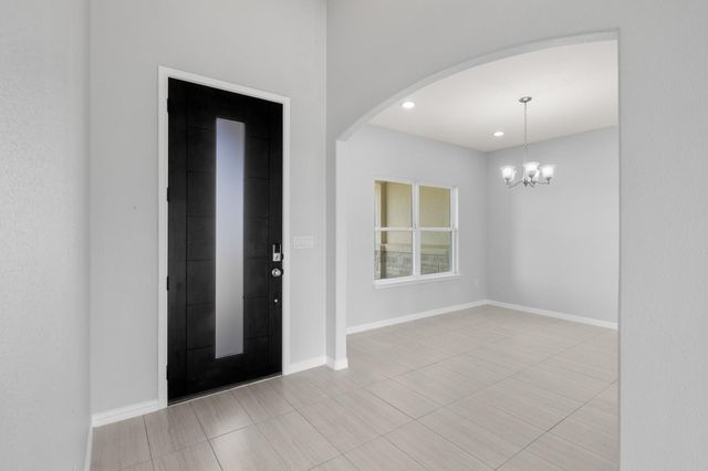 1136 Country Road 484 RD, Elgin, TX 78621