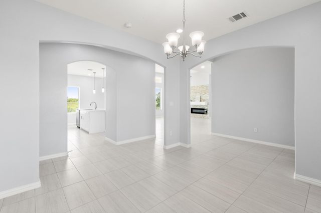 1136 Country Road 484 RD, Elgin, TX 78621