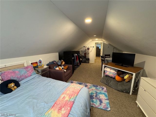 33661 Kenilworth Road, Eastlake, OH 44095