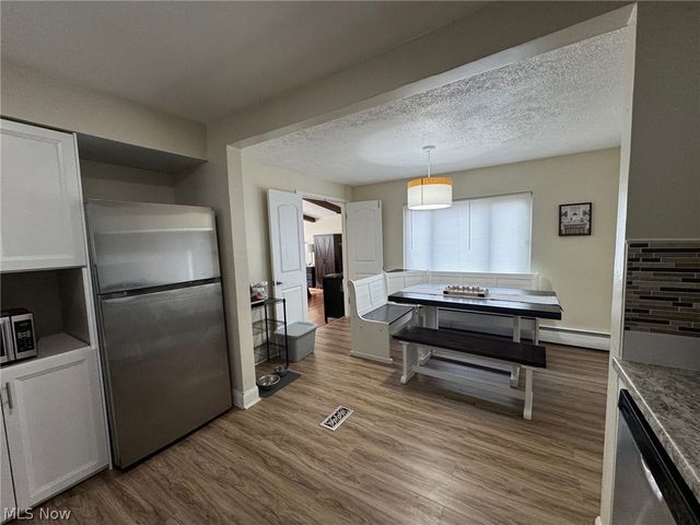 33661 Kenilworth Road, Eastlake, OH 44095